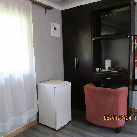 Aloes Lodge Leribe Екстериор снимка