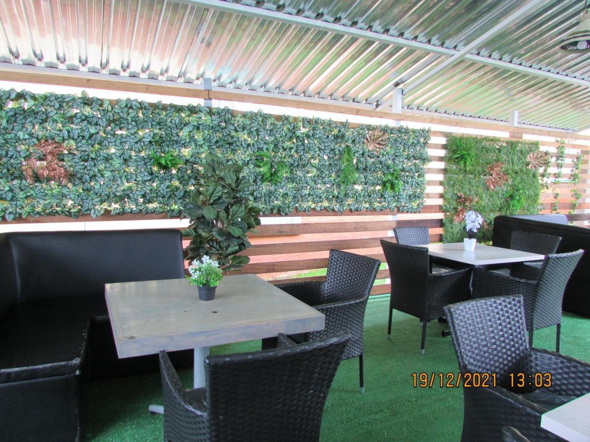 Aloes Lodge Leribe Екстериор снимка